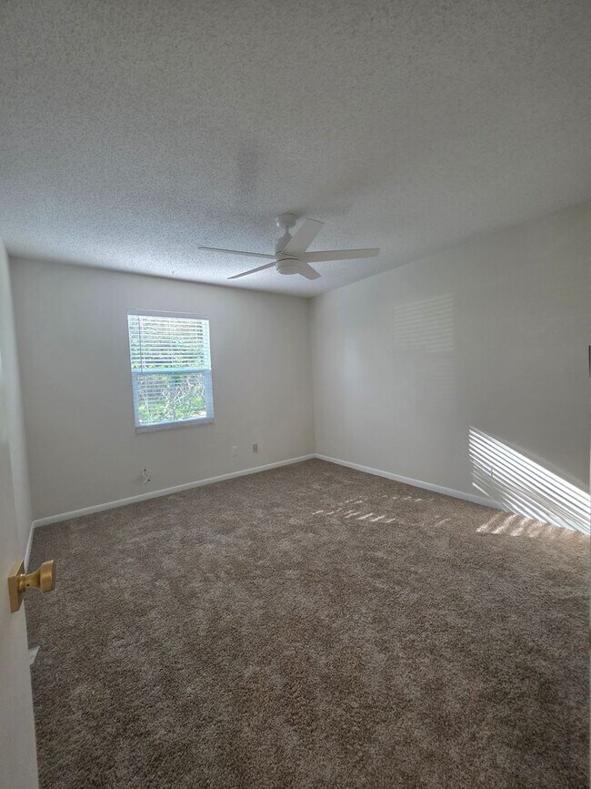 Building Photo - 2 Bedroom 1 Bath In Ormond Beach