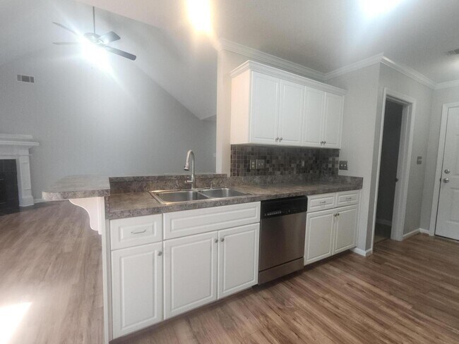 Building Photo - 789 Michelle Ct