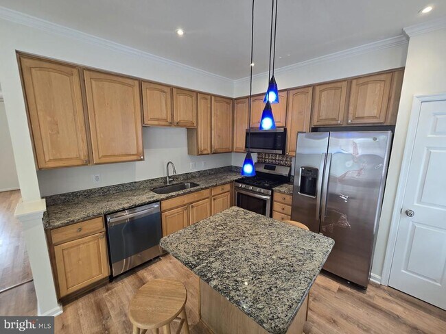 Building Photo - 14134 Darkwood Cir