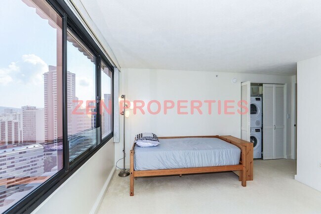 Building Photo - Fully furnished 2 bdrm / 2 bath / 1 parking unit at The Windsor Waikiki