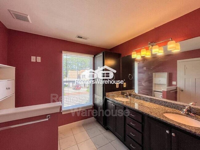 Building Photo - 105 Bedford Pl