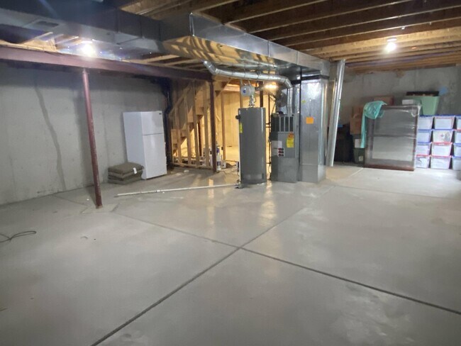 Building Photo - 11960 Meadowood Ln