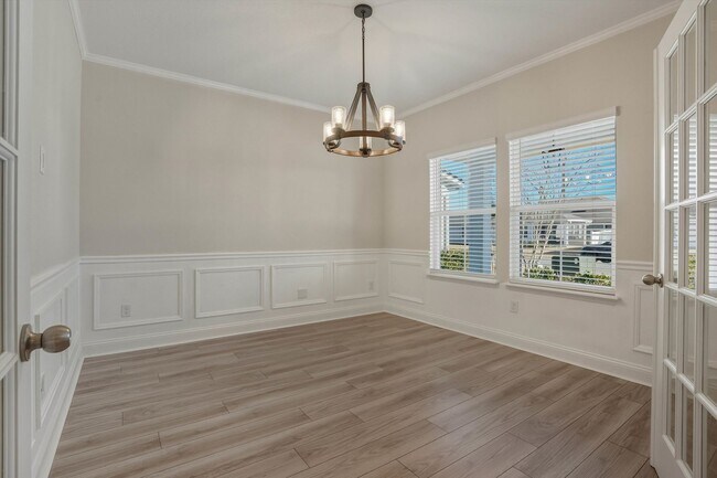 Building Photo - Beautiful Home