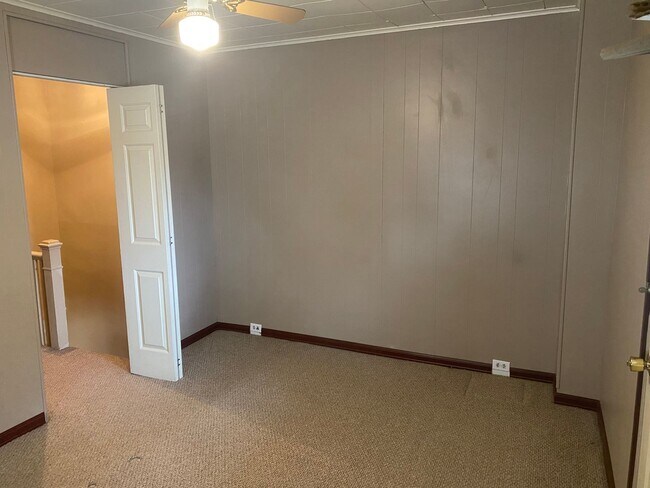 Building Photo - Beautiful 2 Bedroom Semi-Detached Home in Lancaster!