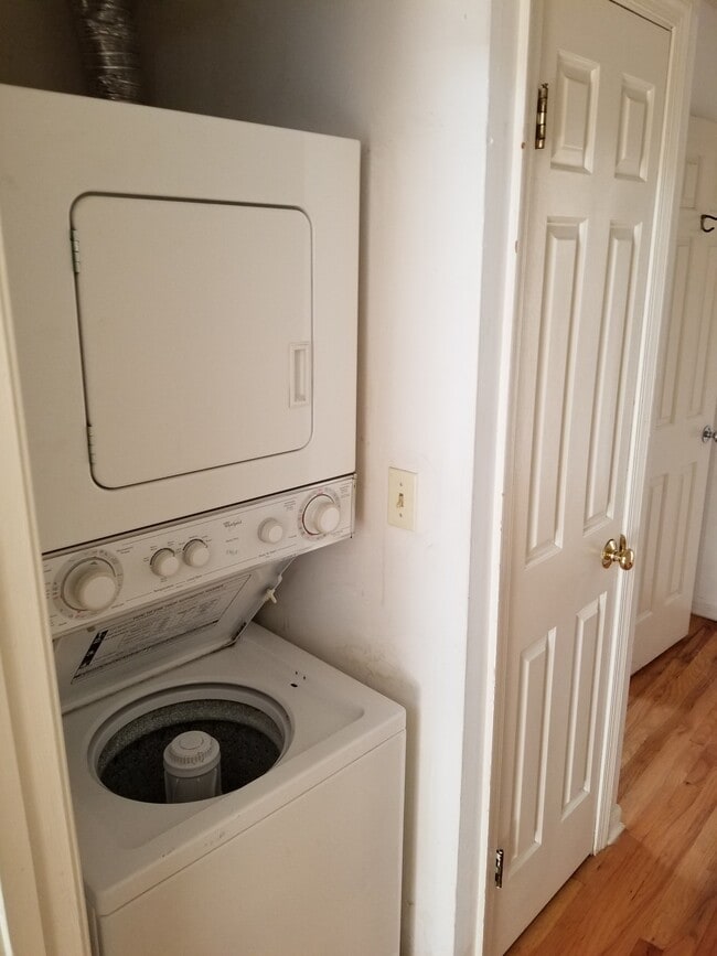 Building Photo - 81 Conduit St