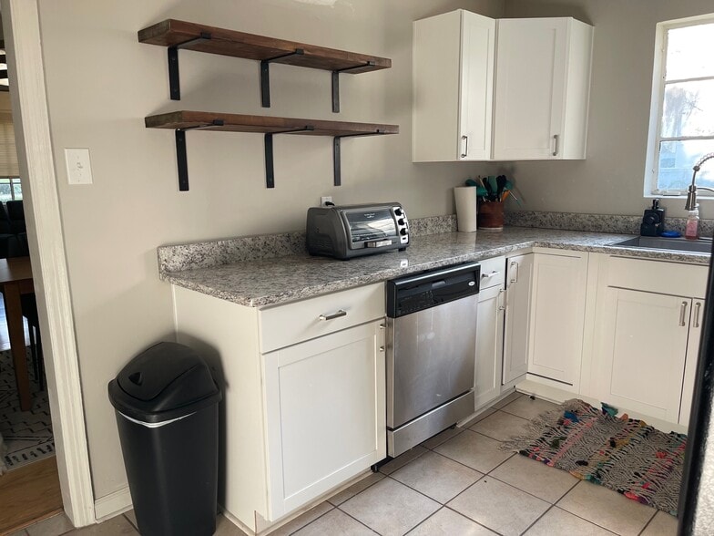 Kitchen - 138 W 51st St