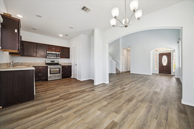 Building Photo - 5307 Little Jasmine Way