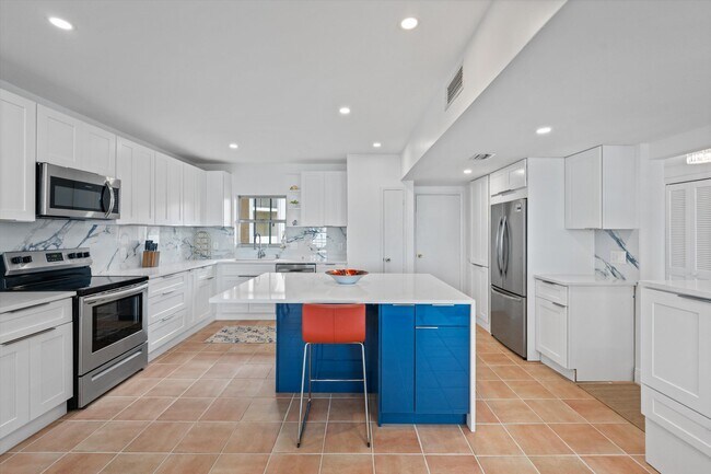 Building Photo - 3475 S Ocean Blvd