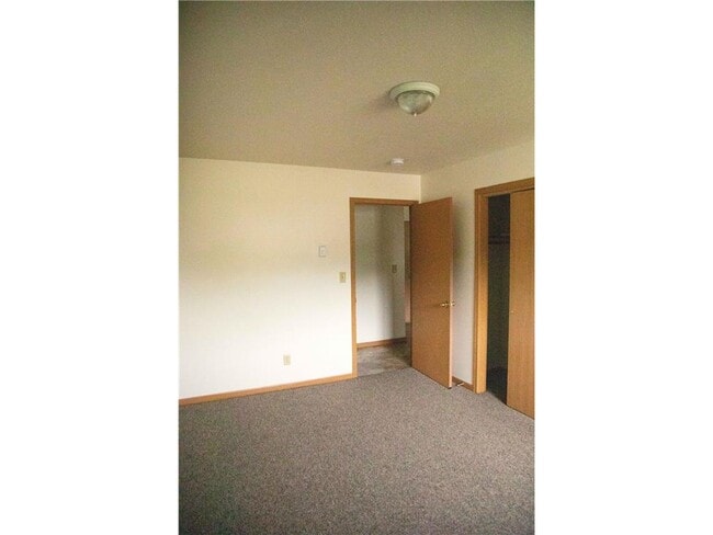 Building Photo - 317 5th St S