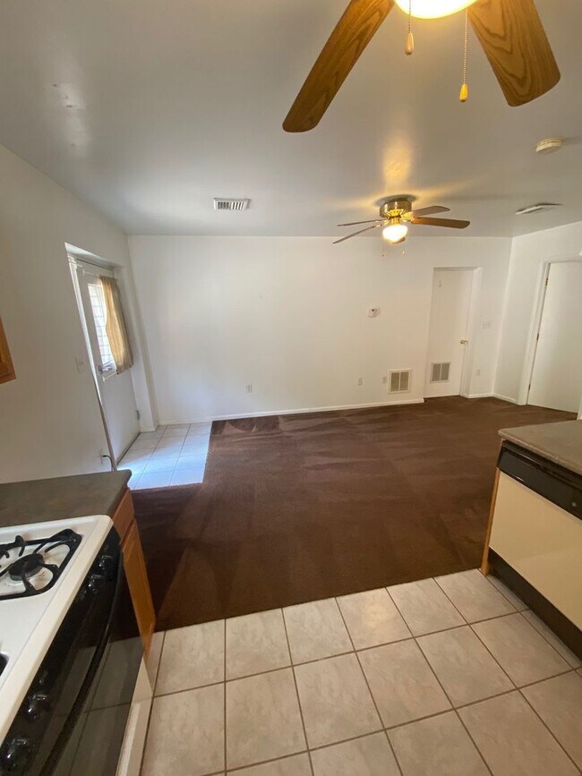 Building Photo - 144 Wabash St