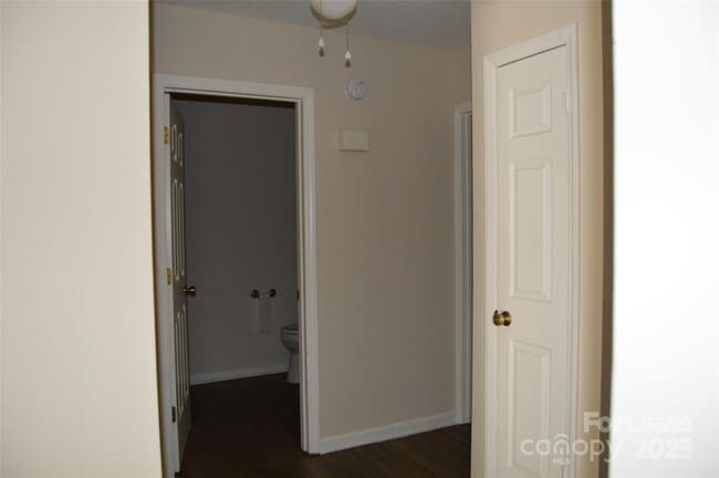 Building Photo - 309 Vance St