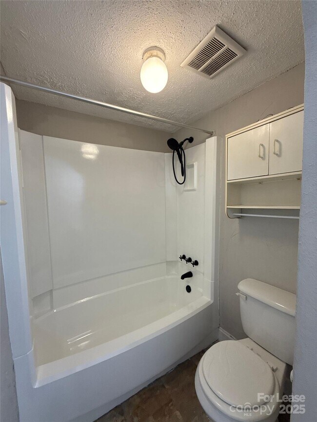 Building Photo - 7906 Oak Meadow Ct