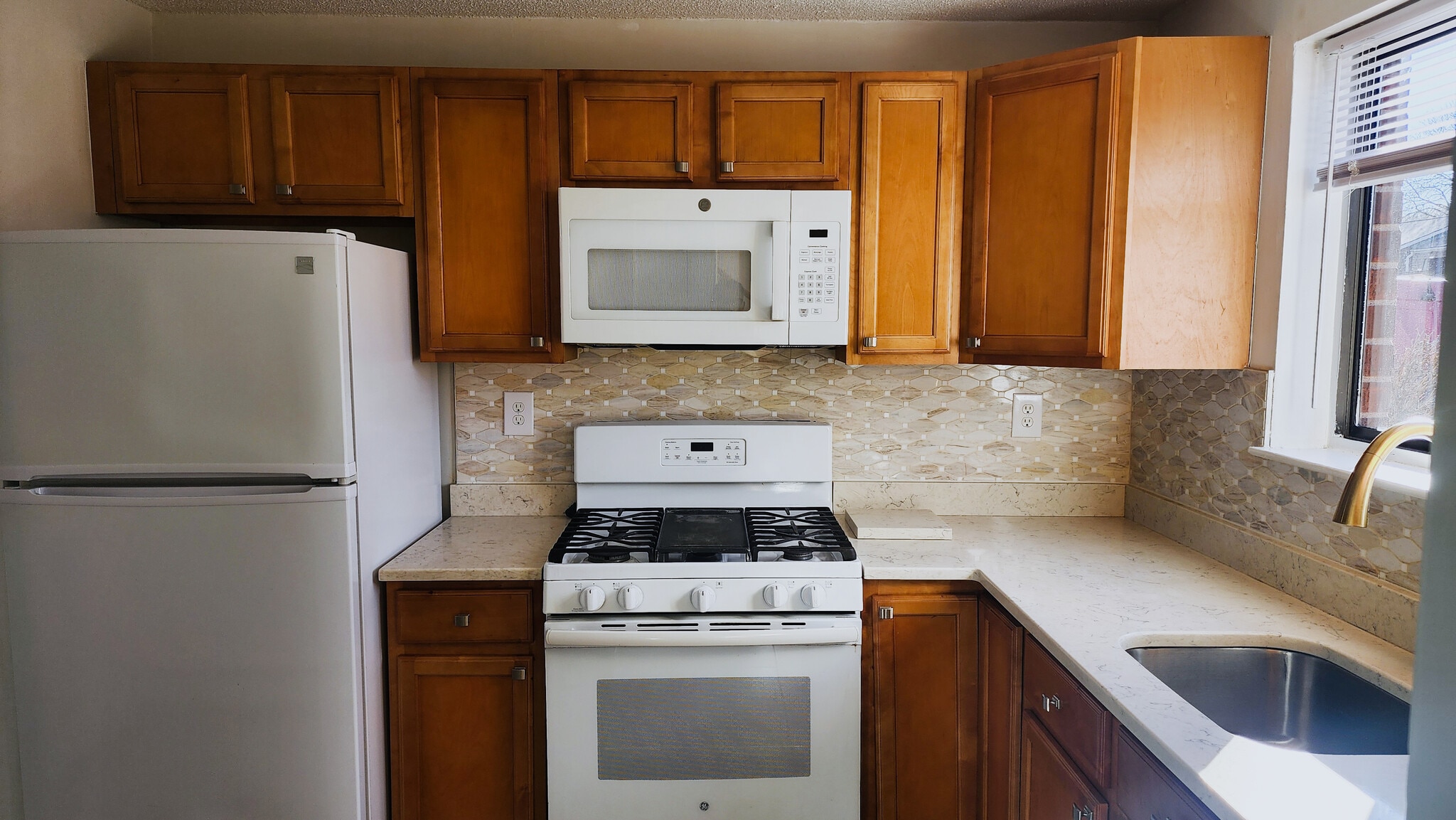 Kitchen - 86 Wakefield Cir