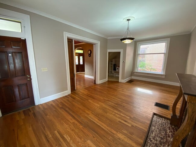 Building Photo - Short North - Victorian Village Single Family Brick House