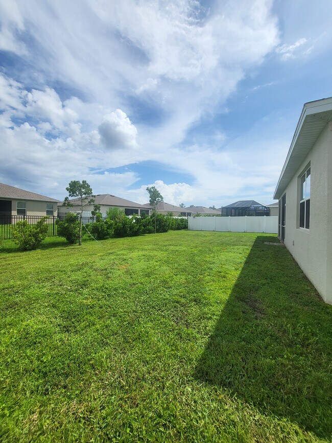 Building Photo - 3276 Baravaldo Cir