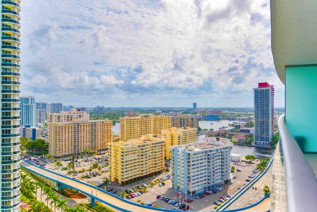 Building Photo - 4111 S Ocean Dr