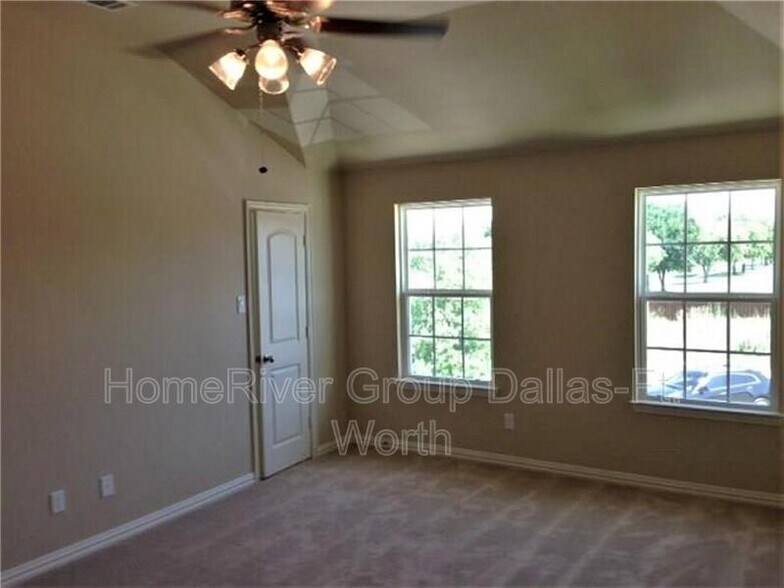 Building Photo - 4666 Penelope Ln