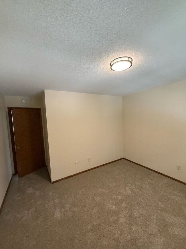 Building Photo - 946 Willow St