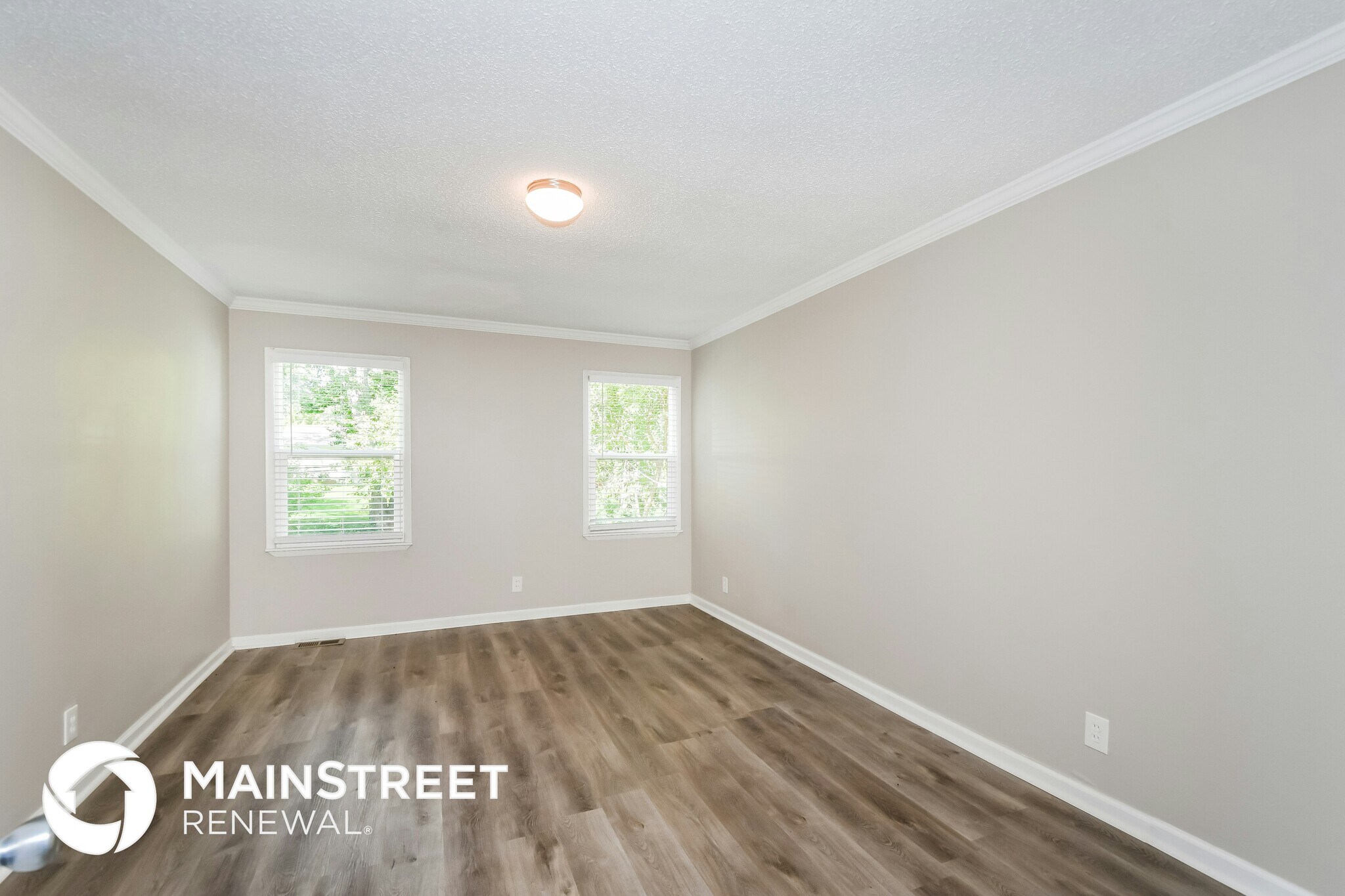 Building Photo - 205 De Smet Dr