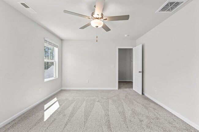 Building Photo - 705 Conductor Ct