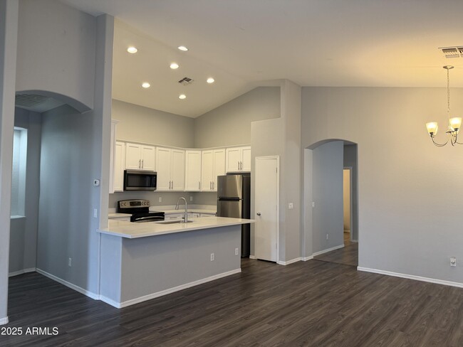 Building Photo - 18123 N Madison Rd