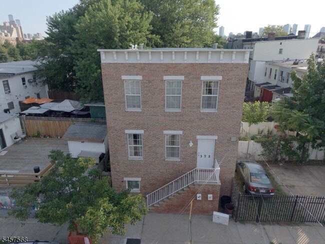 Building Photo - 372 Bramhall Ave