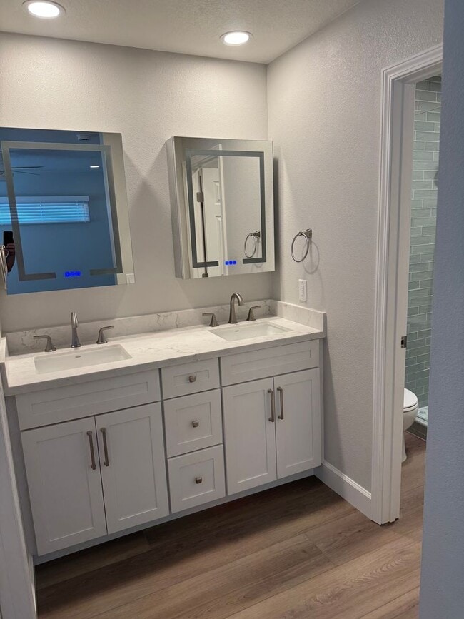 Building Photo - Townhome in Laguna Niguel!