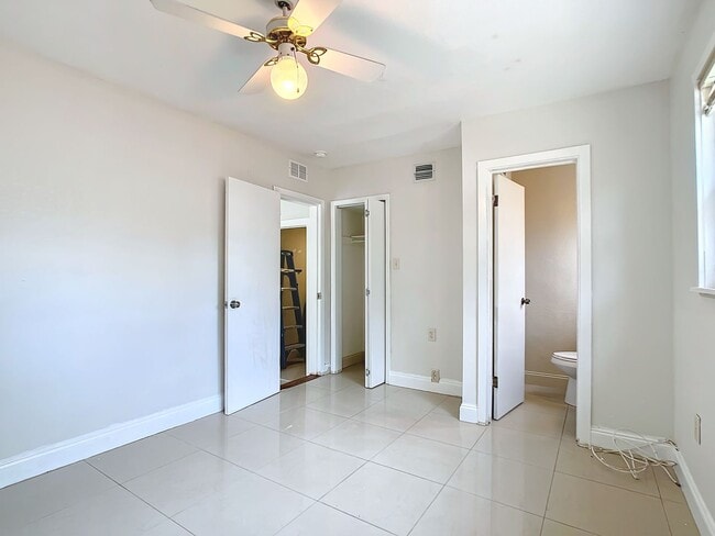 Building Photo - Beautifully remodeled, 1,332-square foot 3 bedroom/ 2½ bath/ home