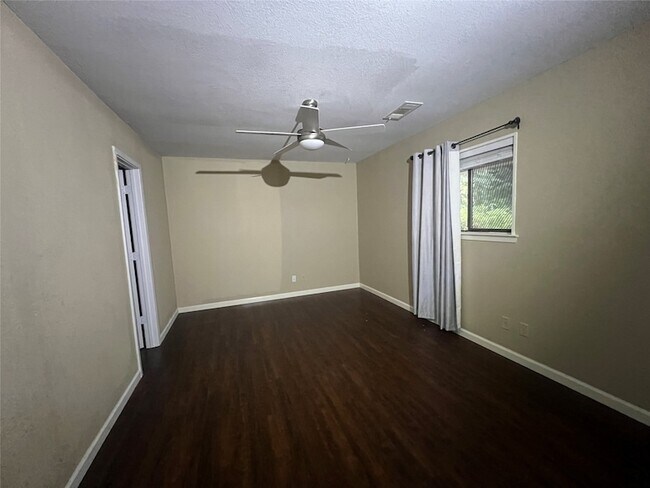 Building Photo - 332 Belmont Dr