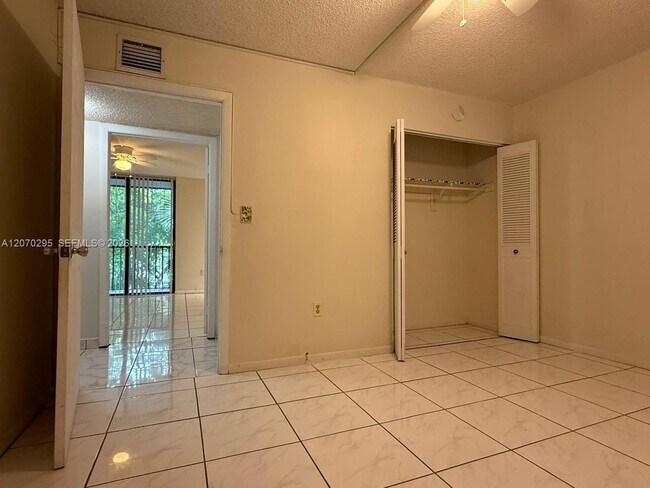 Building Photo - 8420 SW 133rd Avenue Rd