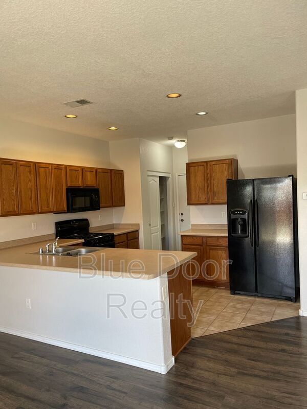 Building Photo - 1813 Cortina Loop SE