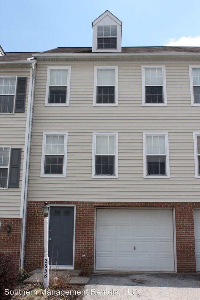 3 br, 1.5 bath House 2858 Woodmont Drive 2858 Woodmont Dr York PA