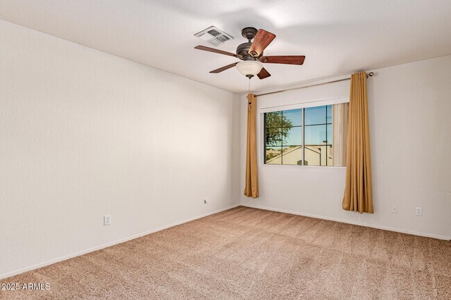 Building Photo - 1110 N Aspen Dr