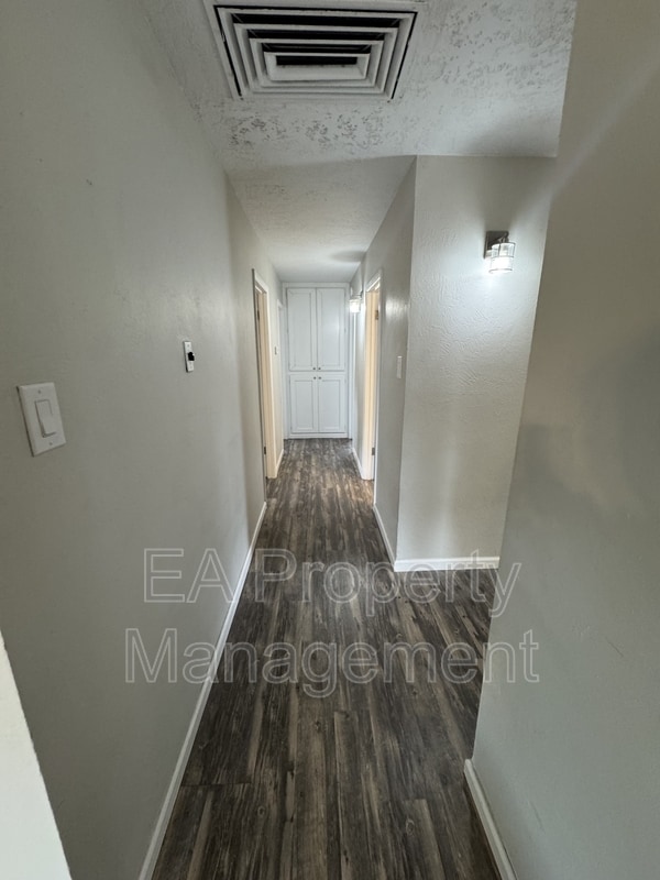 Building Photo - 1417 Dorothy St NE