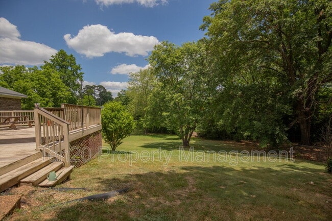 Building Photo - 7664 Northfield Dr