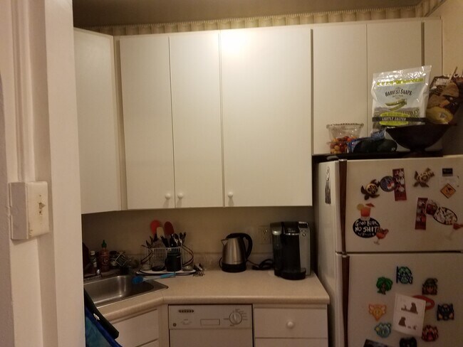 Building Photo - 5740 Elmer St