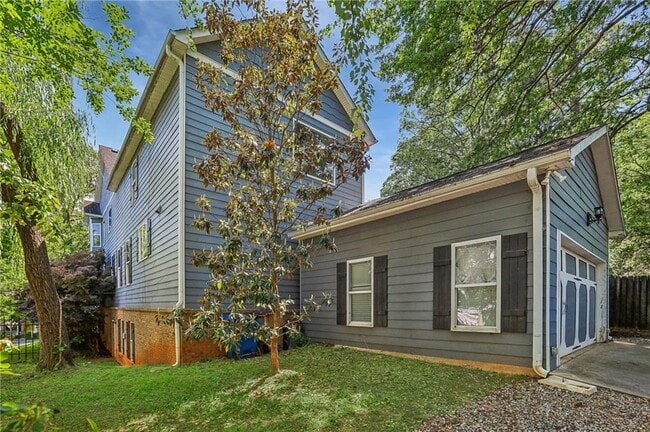 Building Photo - 411 Deering Rd NW