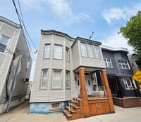 Building Photo - 906 20th St