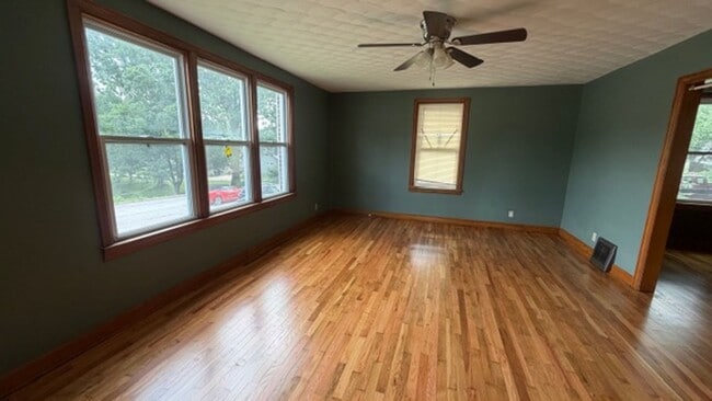 Building Photo - 520 West Eighth Street