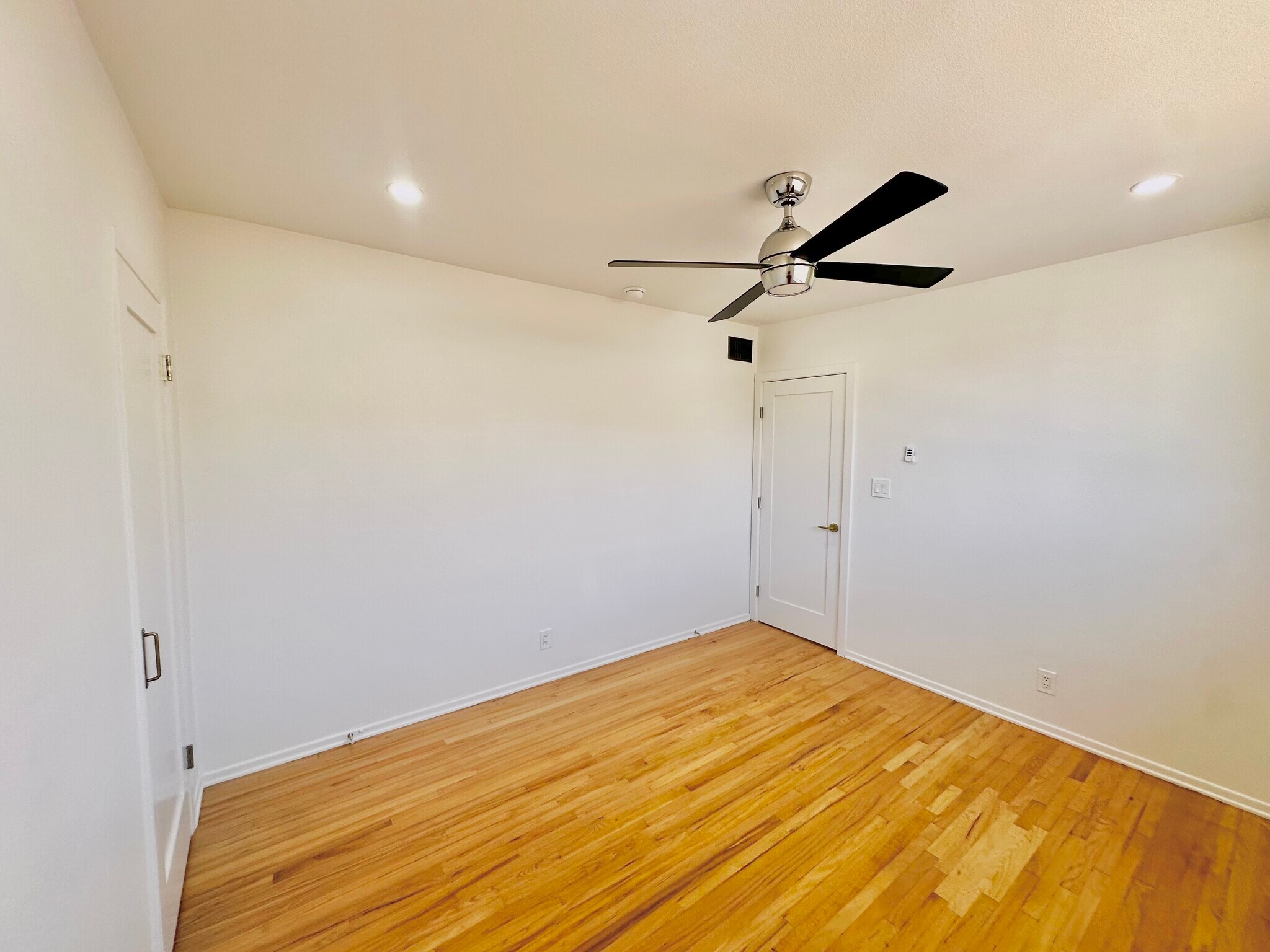 Building Photo - 12735 Fairford Ave
