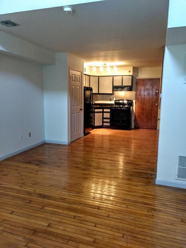 Building Photo - The Uptown Lofts #212