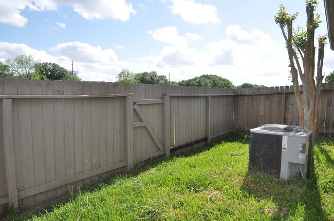 Building Photo - 20913 Sunrise Pine View Ln