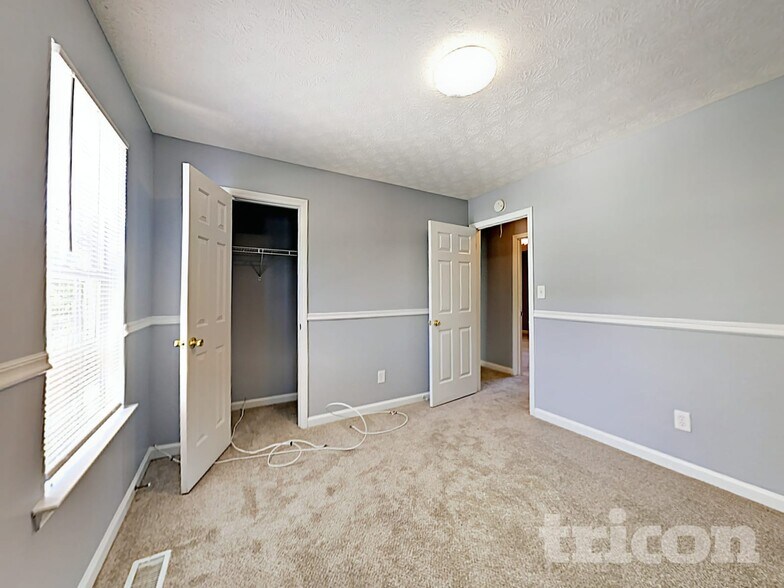 Building Photo - 432 Pine Valley Dr