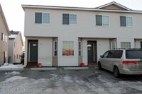 Building Photo - Fantastic East Anchorage Townhome