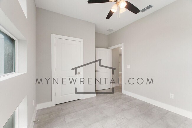 Building Photo - ONE MONTH FREE RENT! Modern, energy effici...