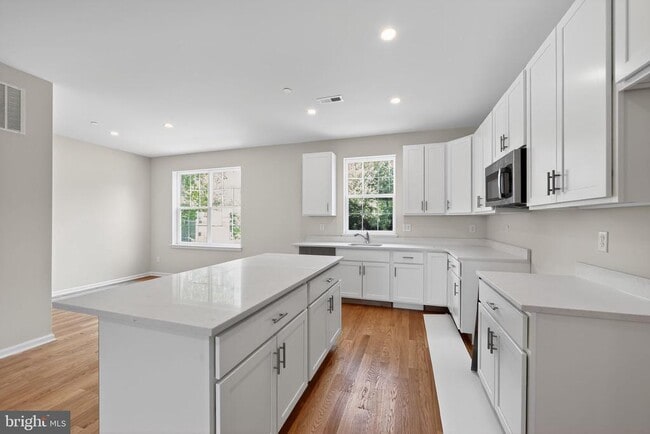 Building Photo - 1 N Girard Terrace