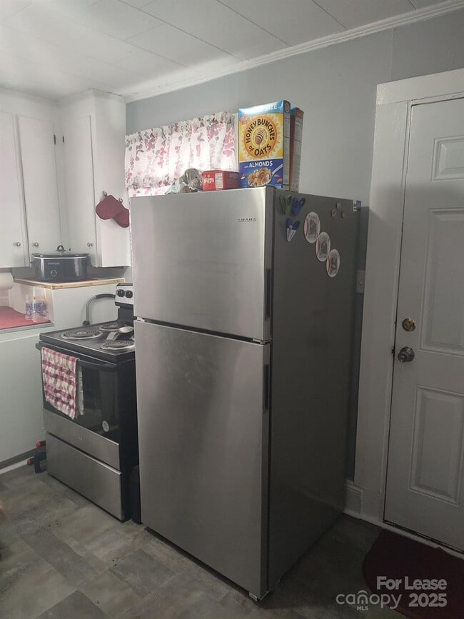 Building Photo - 80 Wade St