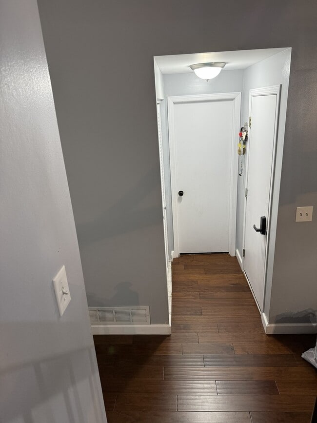 Building Photo - 689 Shannon Dr