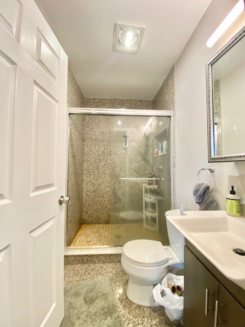 Building Photo - 77 Linden St