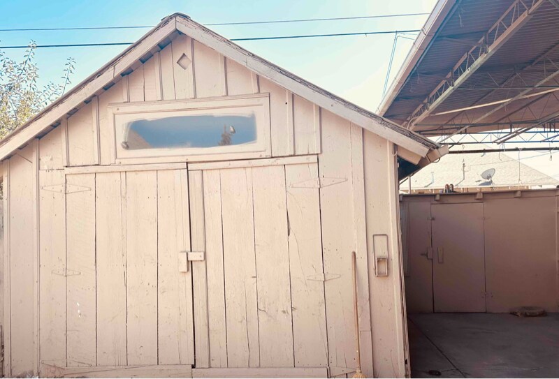 Building Photo - 357 E Putnam Ave